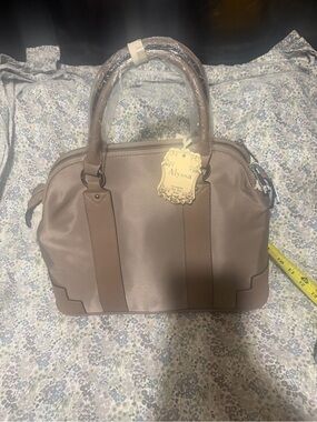 Women's Travel/ Everyday Top-Handle Satchel Bag in Light Brown